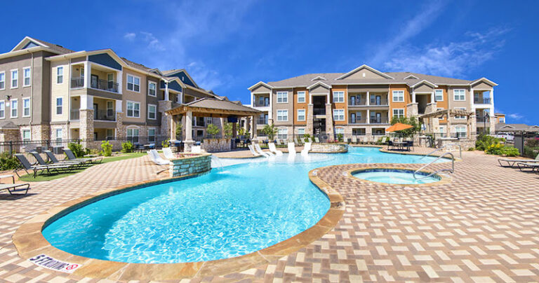 The Oasis at Pavilion Park Apartments in Midland, TX 79705